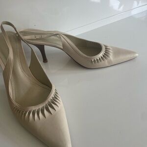 Ann Taylor Cream Ruched Slingback Heels